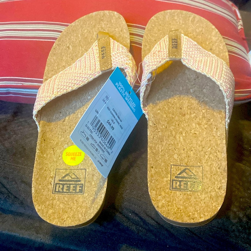 NWT Woman’s Reef Flip Flops size 8